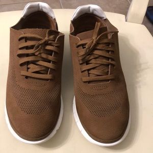 Vionic casual men’s shoes, size 9